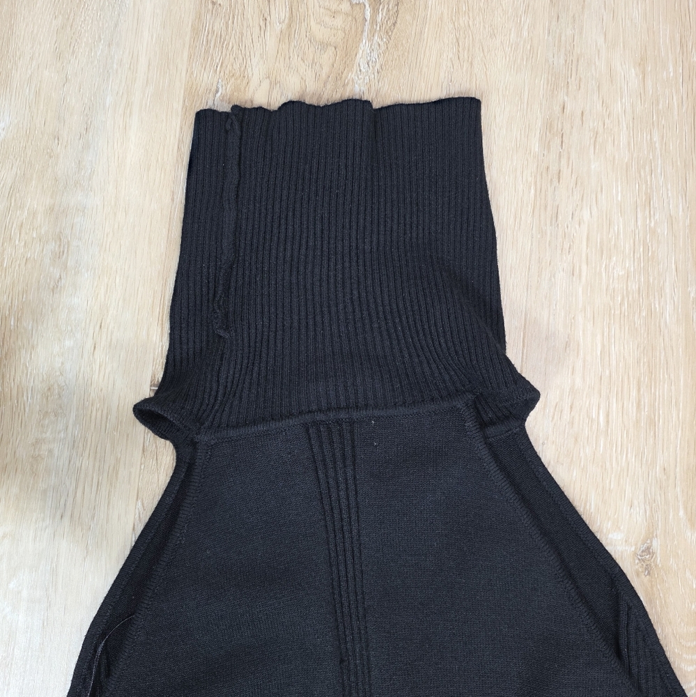 🆕️Good American Black Sleeveless Turtleneck Sweater Tank - Picture 6 of 8